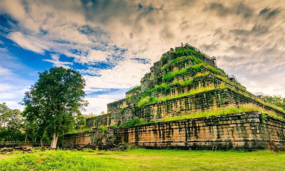 pesona-tersembunyi-di-koh-ker-ibu-kota-kuno-kerajaan-khmer